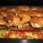 Hähnchenschenkel mit Ofen-Gemüse und Schmandcreme Rezept