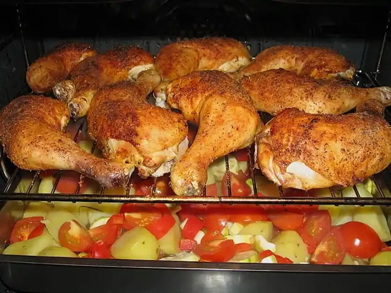 Hähnchenschenkel mit Ofen-Gemüse und Schmandcreme Rezept