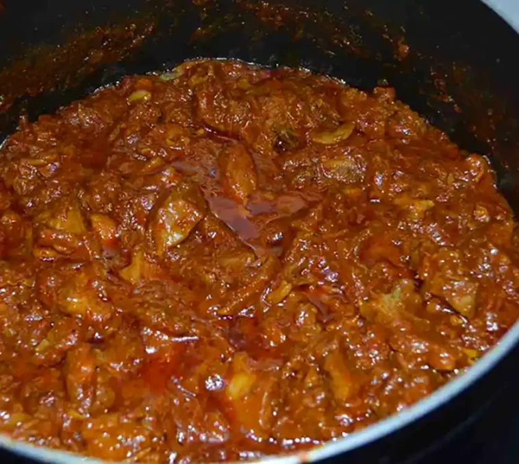 Herrlich herzhaftes Gemüse-Gulasch Rezept: Ein Fest für den Gaumen!