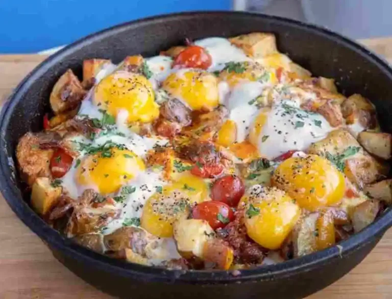 Herzhafte Bratkartoffeln mit Ei und Käse Rezept