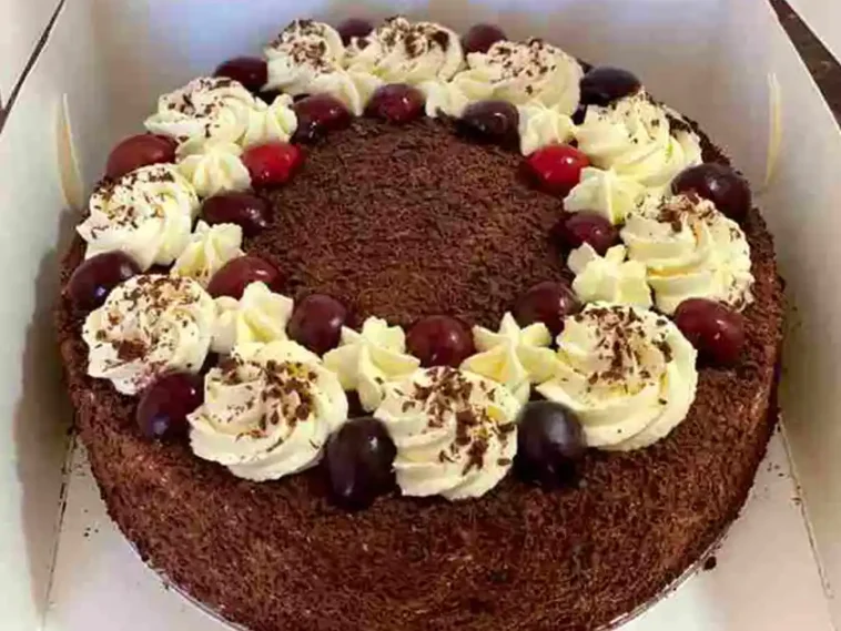 Klassische Schwarzwälder Kirschtorte Rezept