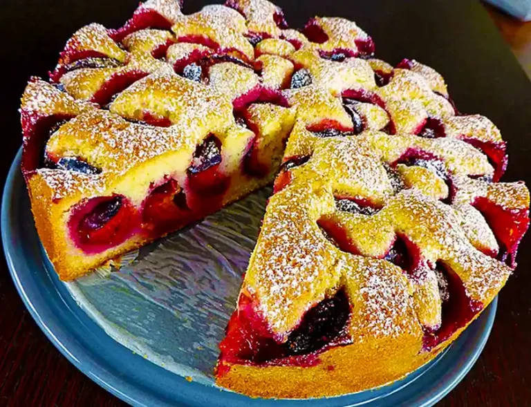 Omas Geheimnis: Saftiger Pflaumenkuchen Rezept zum Verlieben