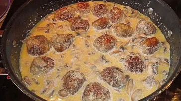 Saftige Köttbullar in cremiger Champignon-Rahmsauce Rezept