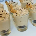 Schnelle Capuccino-Creme, die wie Tiramisu schmeckt