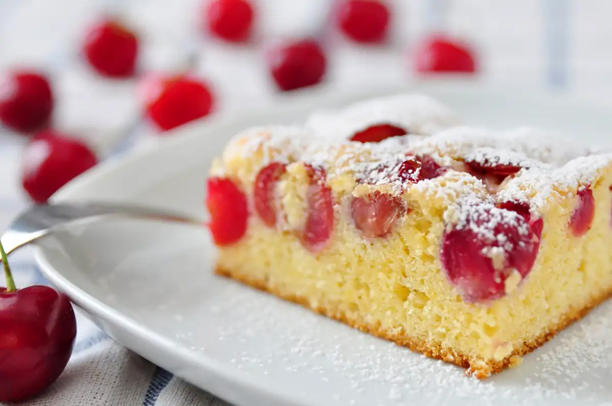 Saftiger Kirsch Joghurt Kuchen: Ein Leckerbissen für Jeden