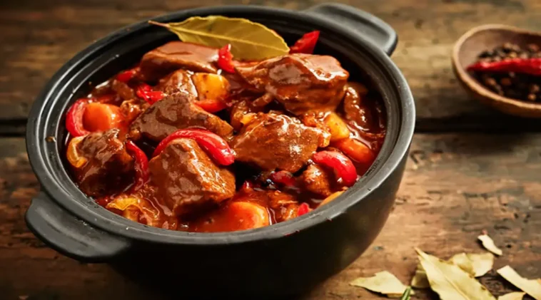 Ungarisches Paprika-Gulasch Rezept: Eine Tradition zum Genießen