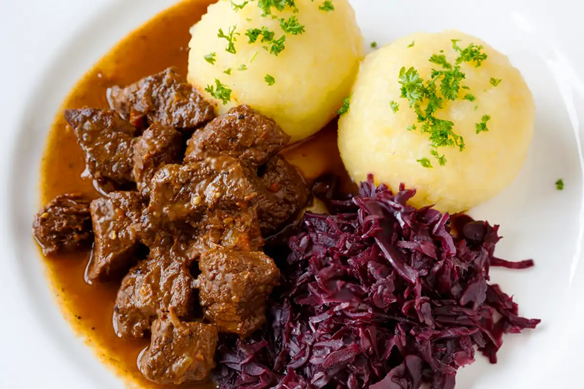 Einfacher Hirschgulasch Rezept