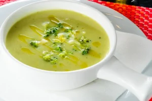 Grünes Gold: Ein einfaches und gesundes Brokkolisuppen-Rezept