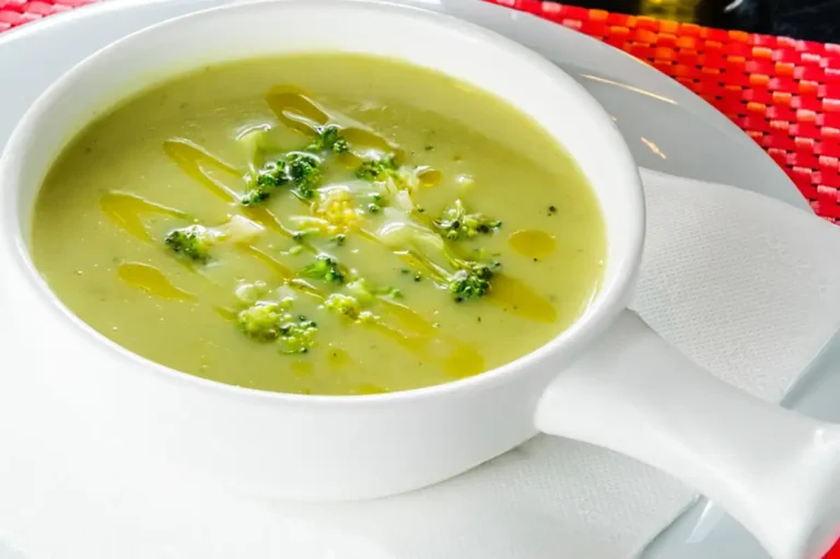 Grünes Gold: Ein einfaches und gesundes Brokkolisuppen-Rezept