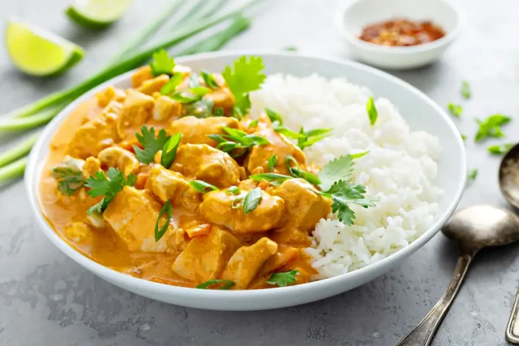 Hähnchen-Ananas-Curry mit Reis Rezept