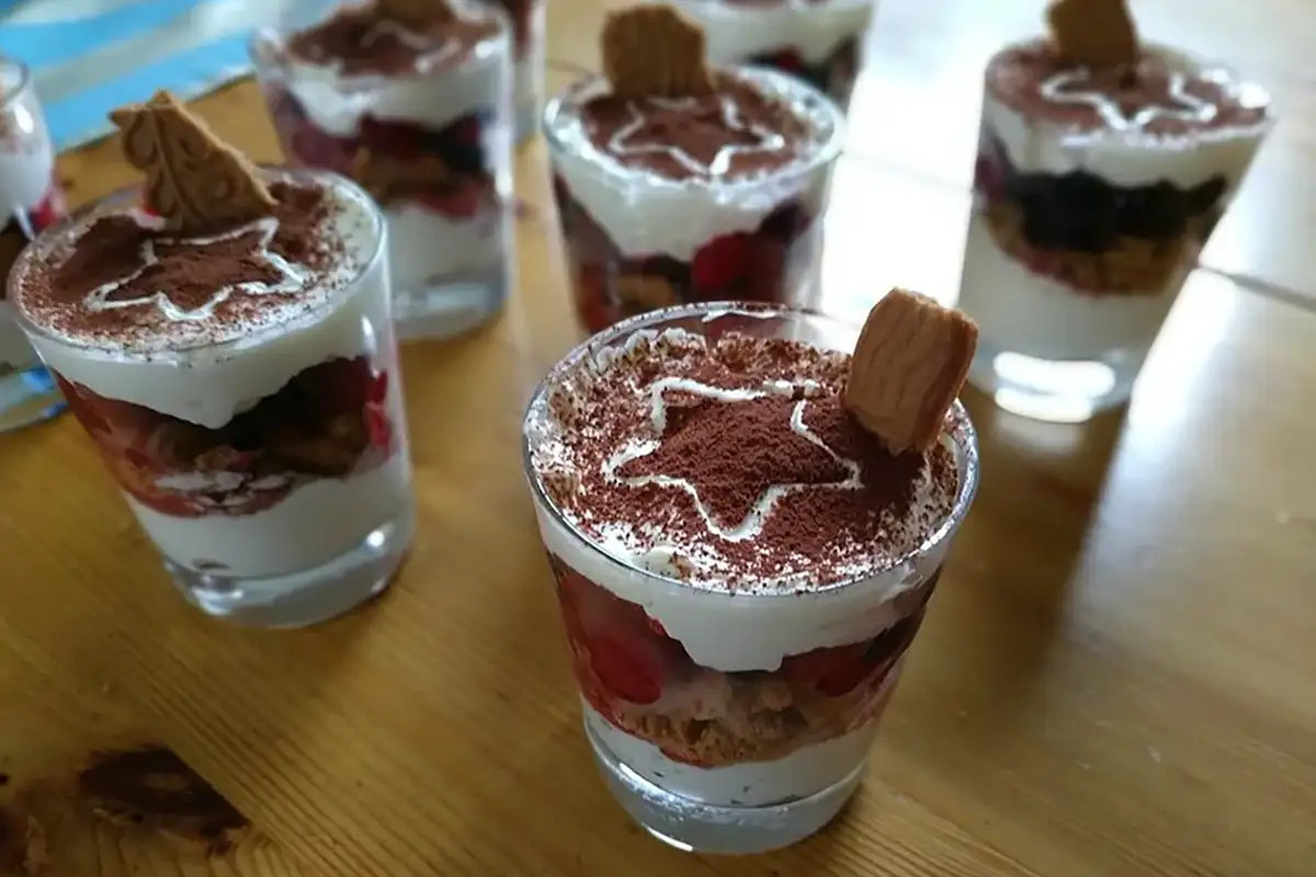 Spekulatius-Beeren Tiramisu: Ein festliches Rezept für die Adventszeit 