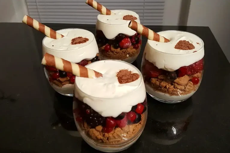 Spekulatius-Beeren Tiramisu: Ein festliches Rezept für die Adventszeit
