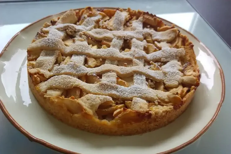 Altdeutscher Gedeckter Apfelkuchen mit Zimt Rezept