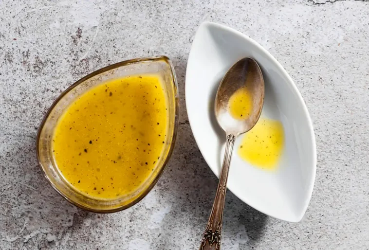 Einfach Balsamico-Dressing mit Honig und Senf Rezept - Schnelle und ... Einfach Balsamico-Dressing mit Honig und Senf Rezept - Schnelle und ...