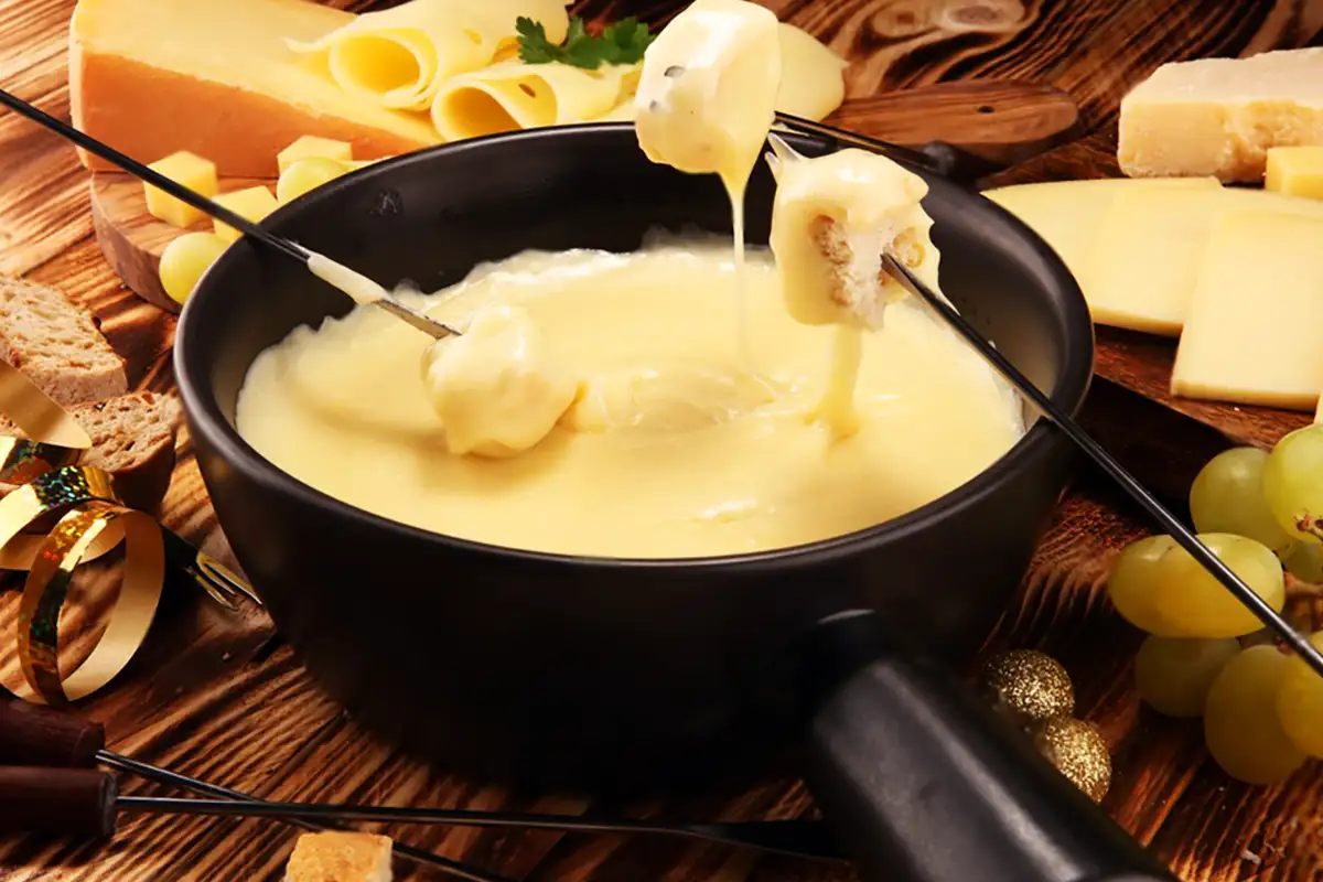 Herzhaftes Schweizer Käsefondue Rezept