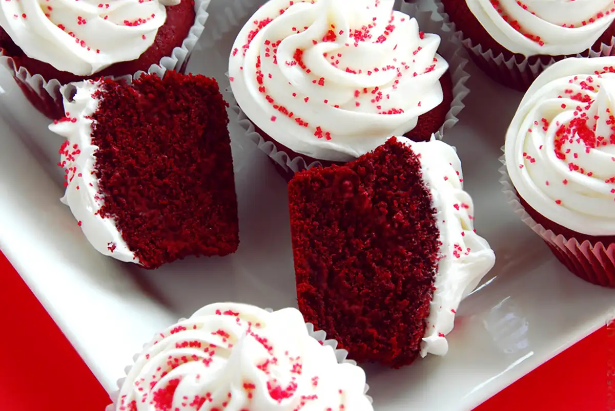 Red Velvet Cupcakes Rezept: Rote Pracht