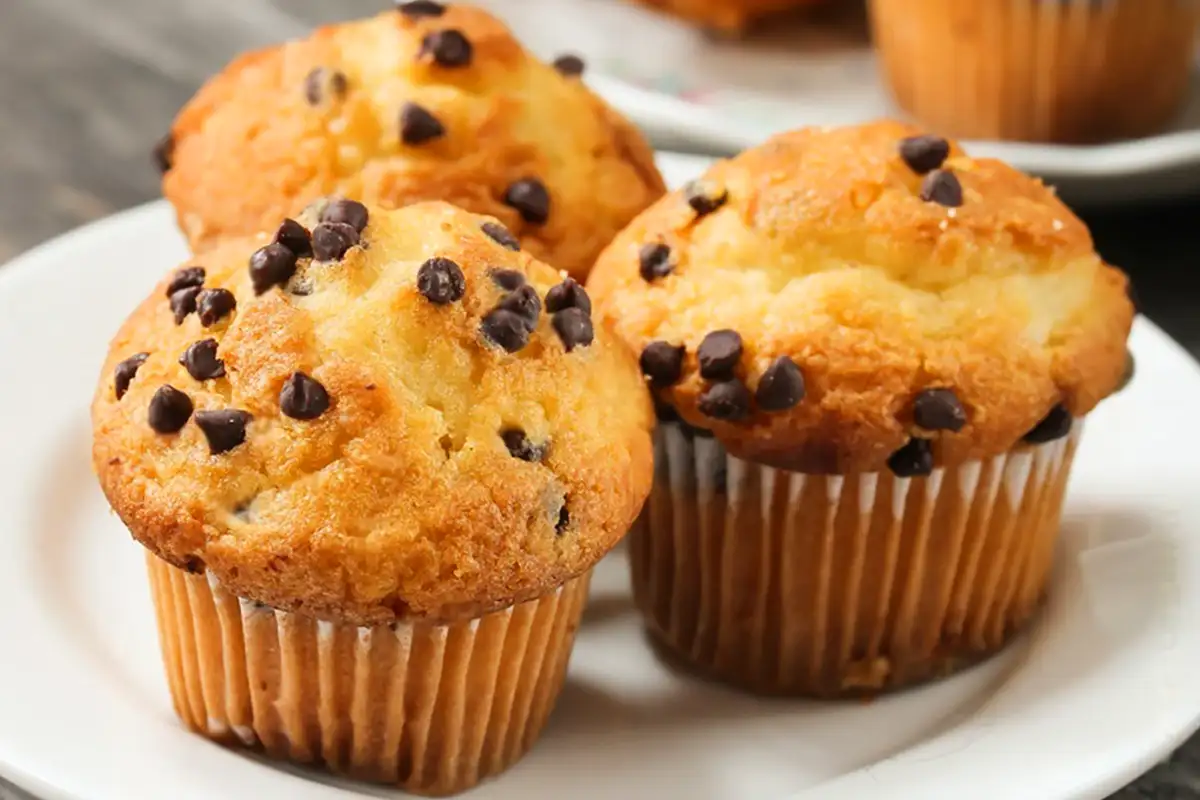 Saftiges Muffins mit Schokostückchen Rezept