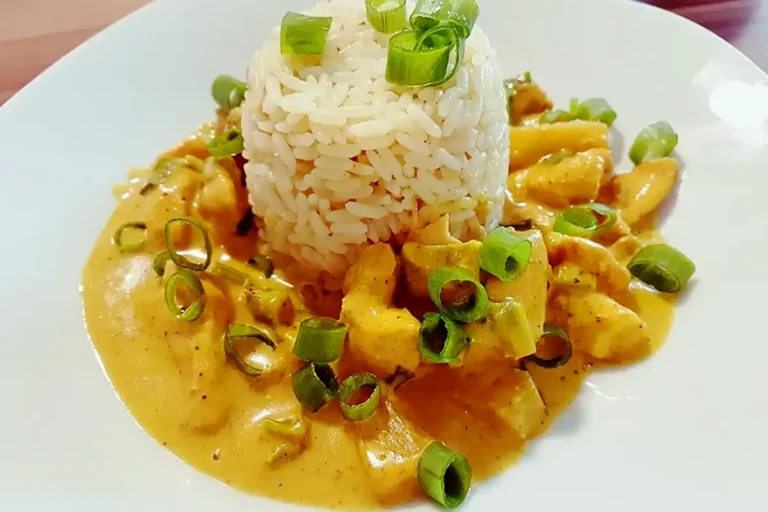 Hähnchen-Ananas-Curry mit Reis Rezept
