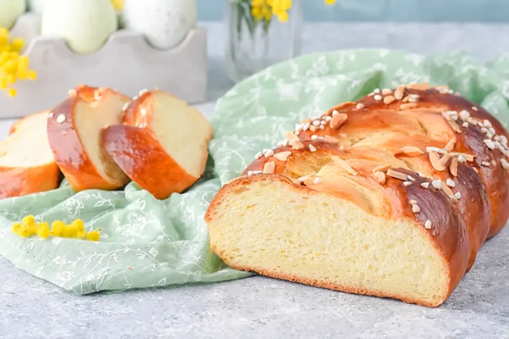 Osterbrot mit Obst Rezept