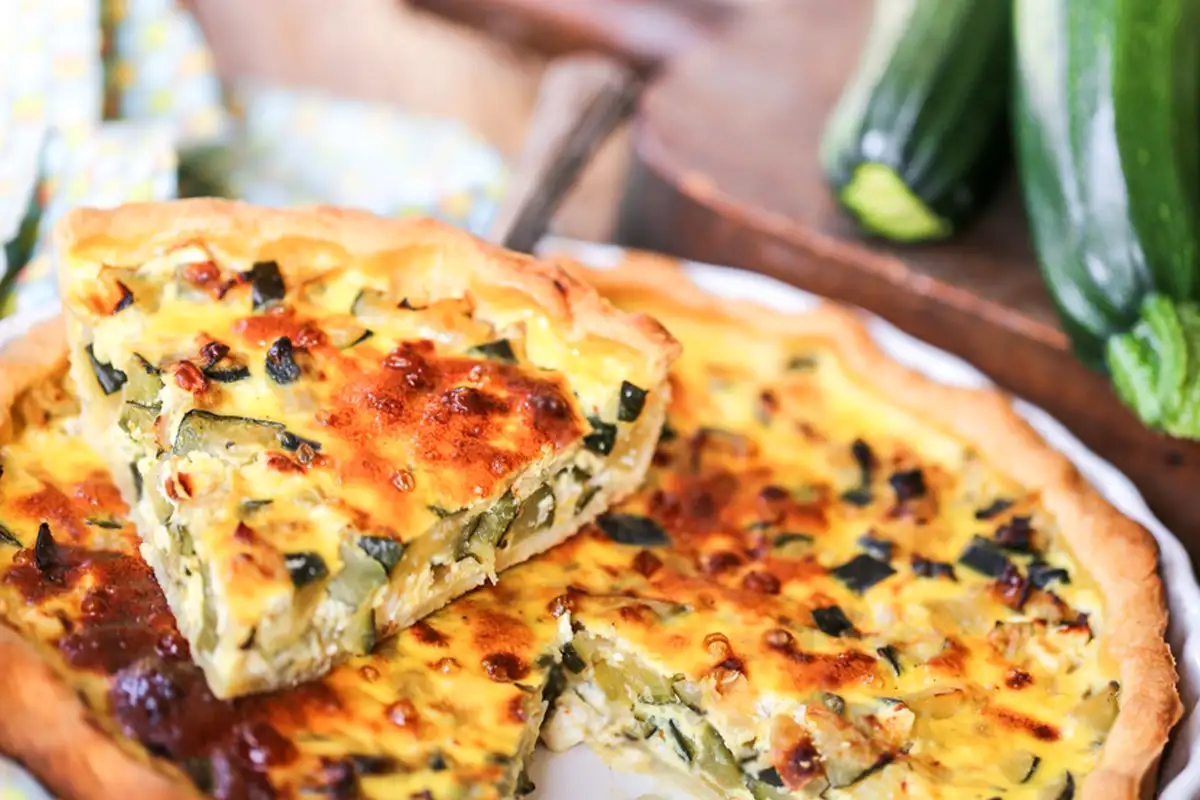 Unwiderstehliche Zucchini-Quiche mit Schafskäse: Ein Muss!