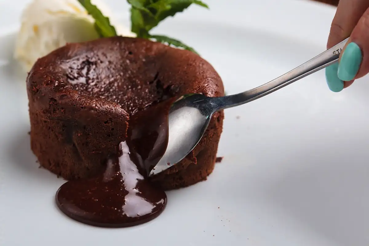 Schokoladenkuchen Rezept mit flüssigem Kern à la Italia