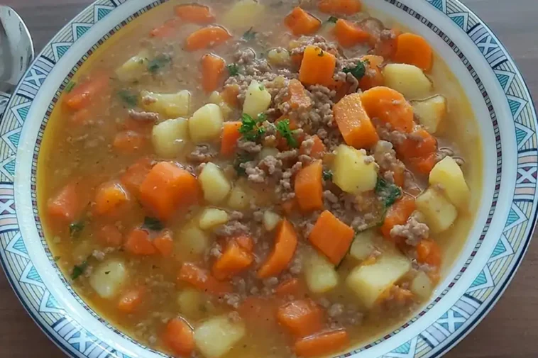 Hackfleisch Kartoffel Eintopf mit Möhren Rezept