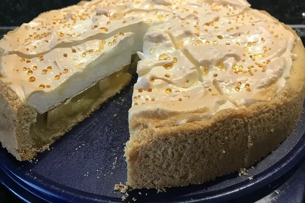 Rhabarberkuchen mit Baiser Rezept: So gelingt er perfekt!