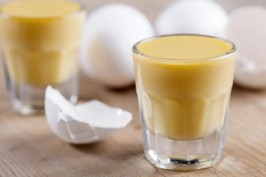 DDR Eierlikör mit Rum Rezept