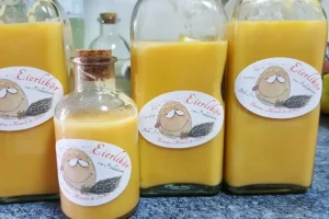 DDR Eierlikör mit Rum Rezept