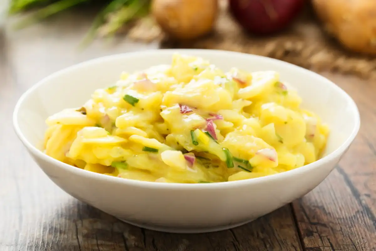 Omas echter Berliner Kartoffelsalat ohne Mayonnaise Rezept