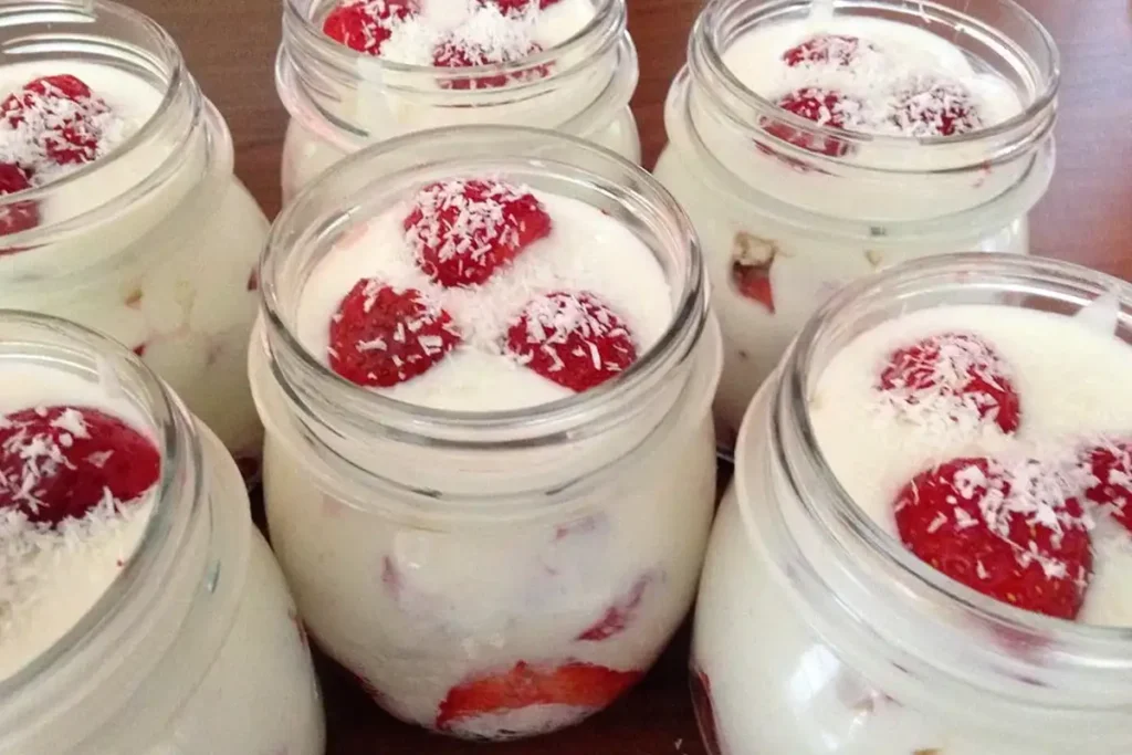 Erdbeer-Kokos-Dessert Rezept