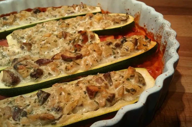 Gefüllte Zucchini mit Champignons und Frischkäse - Schnelle und ...