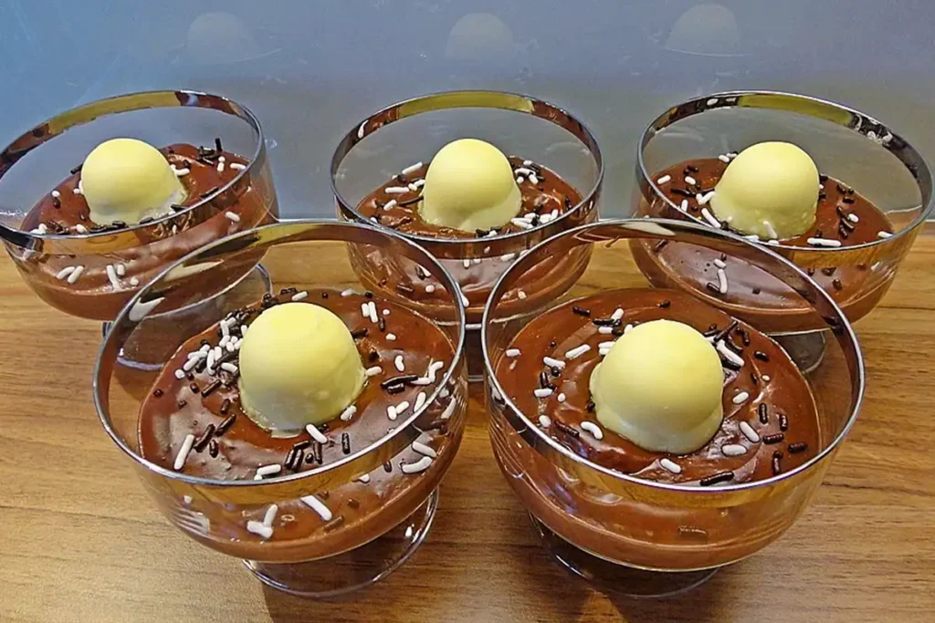 Gourmet-Schoko-Pudding selbstgemacht, sahnig und schokoladig
